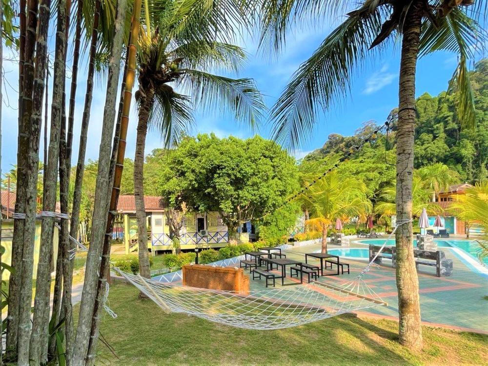 Pangkor Holiday Resort Kampong Sungai Udang Ngoại thất bức ảnh